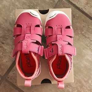 Kids PLAE Water Sandals (9)